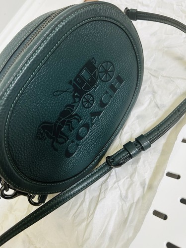 Nwt coach pebble - coach,
